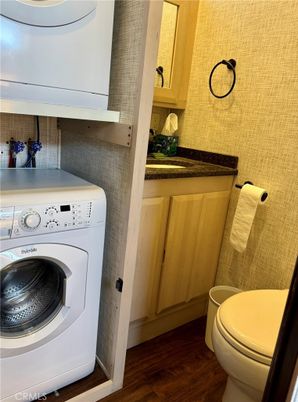 Interior, Utility Closets, Washer, Wood Texture Flooring