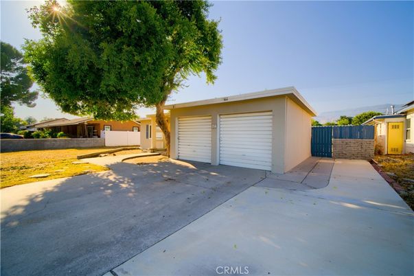 Detached Garage, Exterior
