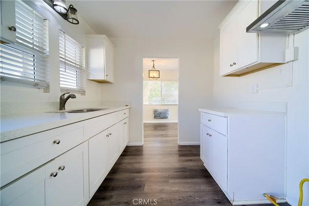 Interior, Kitchen, Pendant Lights, Wood Texture Flooring