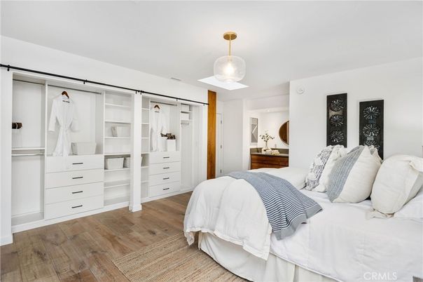 Bedroom, Interior, Pendant Lights, Wood Texture Flooring