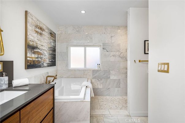 Bathroom, Interior, Marble Walls, Recessed Lighting