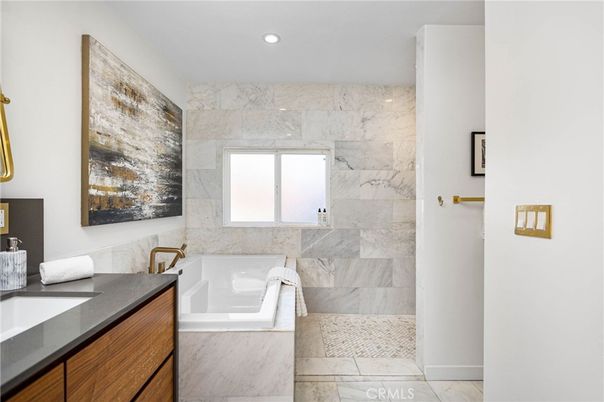 Bathroom, Interior, Marble Walls, Recessed Lighting