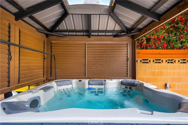 Exterior, Hot Tub