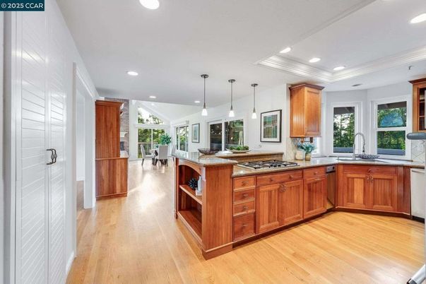 Dining room, Interior, Kitchen, Pendant Lights, Recessed Lighting, Wood Texture Flooring