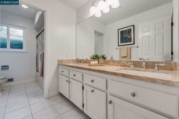 Bathroom, Dual Sink Vanities, Interior, Recessed Lighting