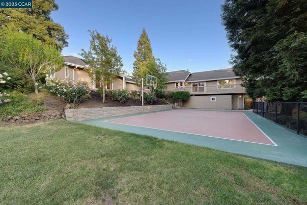 Exterior, Tennis Courts