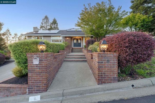 Exterior, Facade, Brick Facade, Solar Panels, Ranch
