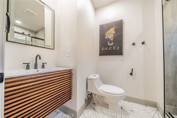Bathroom, Interior, Recessed Lighting