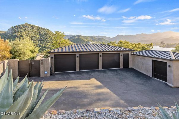 Detached Garage, Exterior
