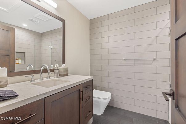 Bathroom, Interior, Recessed Lighting, Wood Texture Flooring