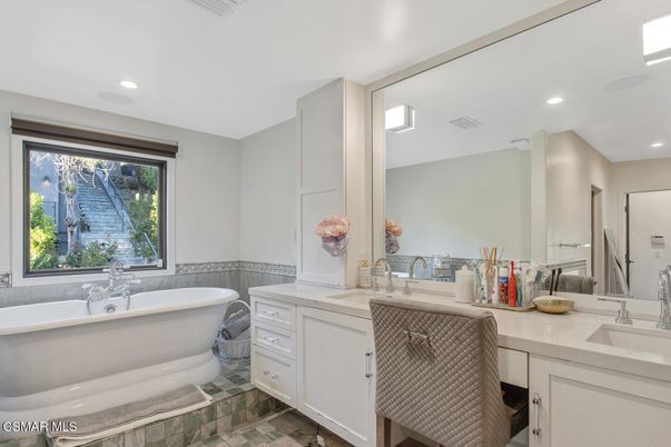Bathroom, Dual Sink Vanities, Free Standing Baths, Interior, Recessed Lighting
