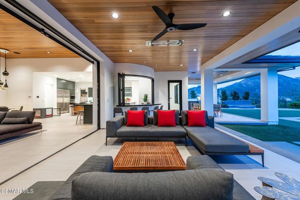 Interior, Living room, Pendant Lights, Recessed Lighting, Wooden Ceilings