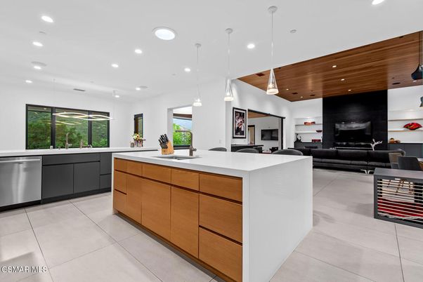 Interior, Kitchen, Living room, Pendant Lights, Recessed Lighting, Stainless Steel Appliances, Wooden Ceilings