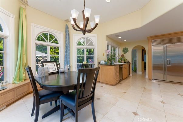 Chandelier, Dining room, Interior, Kitchen, Recessed Lighting