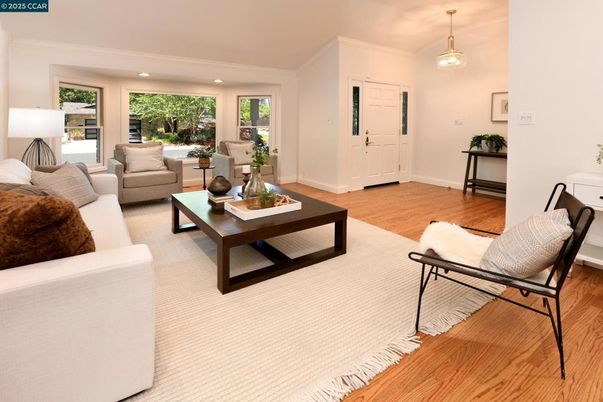 Interior, Living room, Pendant Lights, Recessed Lighting, Wood Texture Flooring