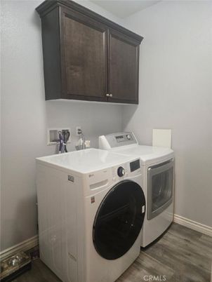 Interior, Washer, Wood Texture Flooring