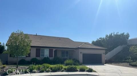Attached, Exterior, Facade, Ranch