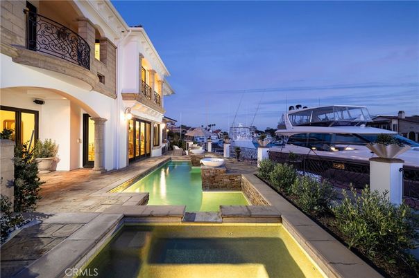 Exterior, Pool, Water