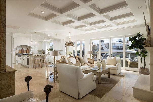 Chandelier, Dining room, Interior, Kitchen, Living room, Pendant Lights, Recessed Lighting, Stainless Steel Appliances