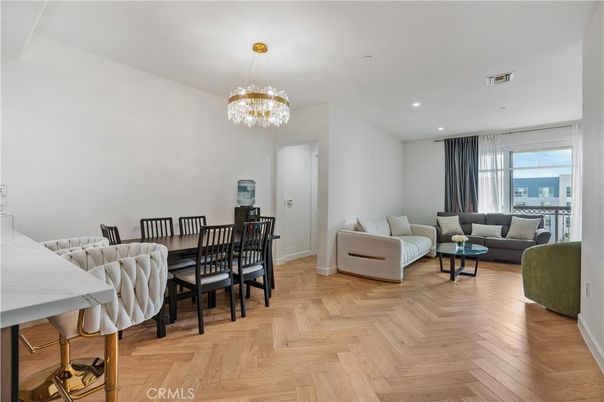 Chandelier, Dining room, Interior, Living room, Recessed Lighting, Wood Texture Flooring