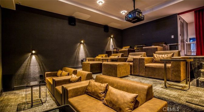 Interior, Projection Screen, Recessed Lighting, Theatre Room