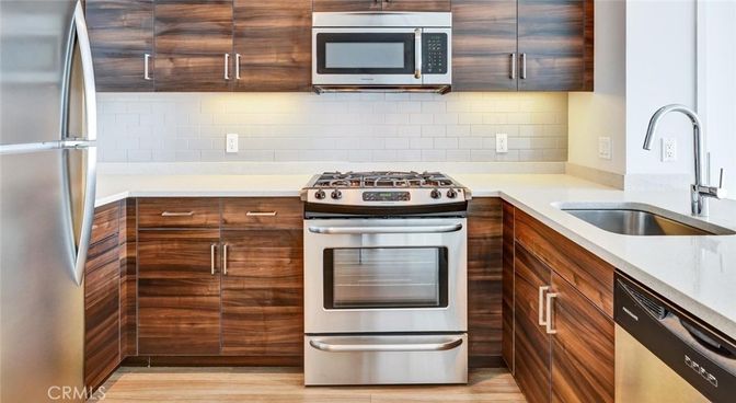 Interior, Kitchen, Stainless Steel Appliances, Wood Texture Flooring