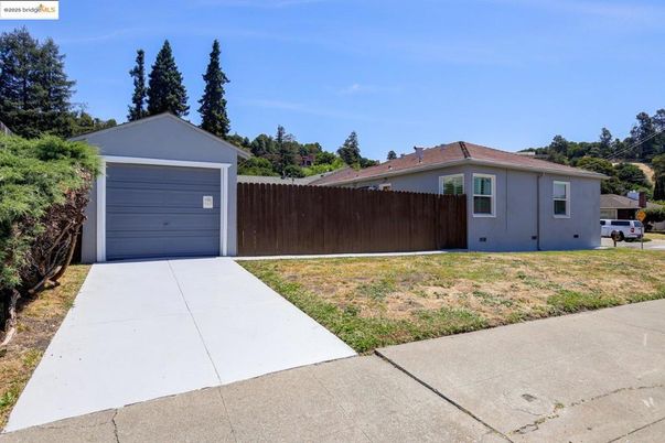 Backyard, Detached Garage, Exterior