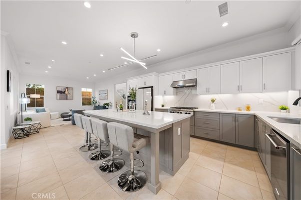 Interior, Kitchen, Living room, Pendant Lights, Recessed Lighting, Stainless Steel Appliances