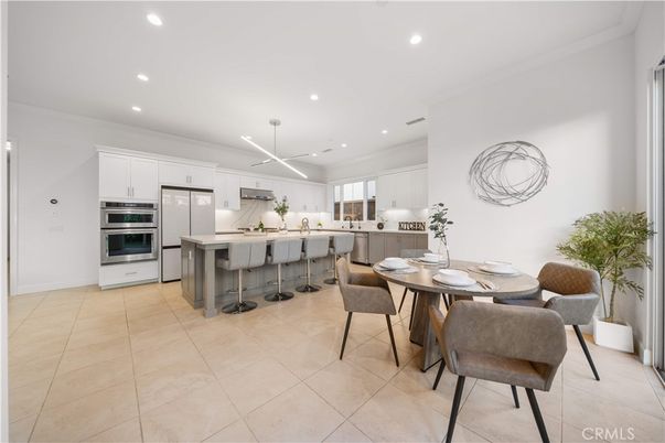 Dining room, Interior, Kitchen, Pendant Lights, Recessed Lighting, Stainless Steel Appliances