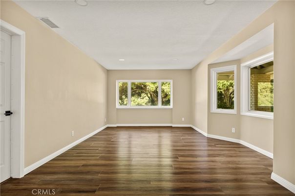 Empty room, Interior, Recessed Lighting, Wood Texture Flooring