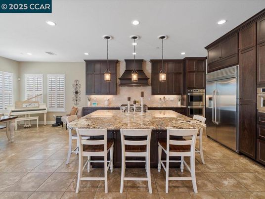 Dining room, Interior, Kitchen, Pendant Lights, Recessed Lighting, Stainless Steel Appliances
