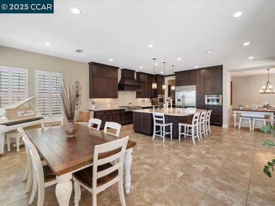 Dining room, Interior, Kitchen, Pendant Lights, Recessed Lighting, Stainless Steel Appliances