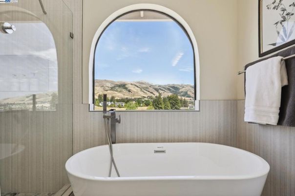 Bathroom, Free Standing Baths, Interior