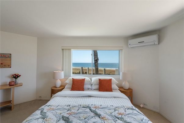 Bedroom, Interior, Water