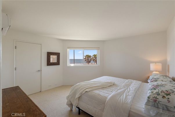 Bedroom, Interior, Water