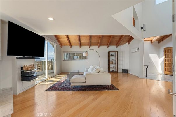 Interior, Living room, Recessed Lighting, Wooden Beams, Wooden Ceilings, Wood Texture Flooring