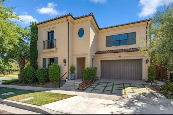 Attached, Exterior, Facade, Mediterranean