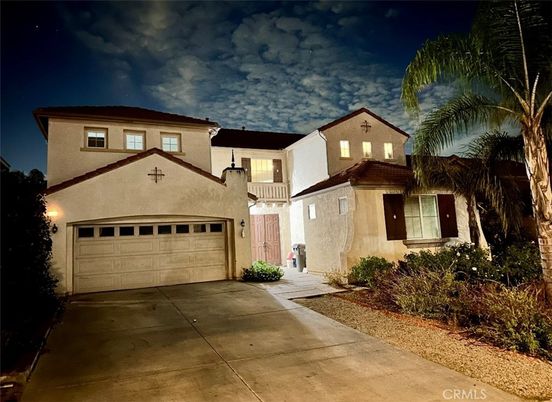 Attached, Exterior, Facade, Mediterranean