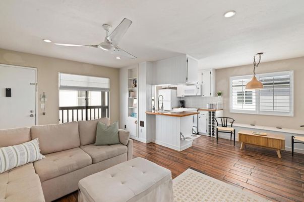Interior, Kitchen, Living room, Pendant Lights, Recessed Lighting, Wood Texture Flooring