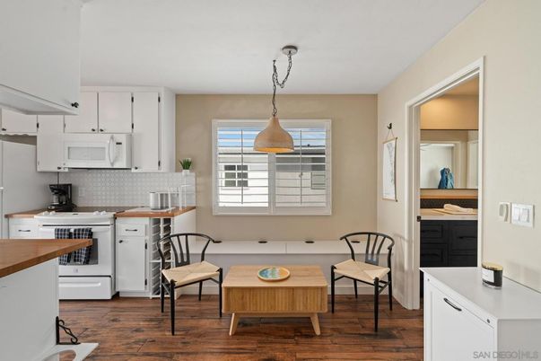 Interior, Kitchen, Pendant Lights, Wood Texture Flooring