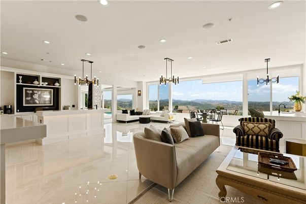 Dining room, Interior, Living room, Pendant Lights, Recessed Lighting, Water