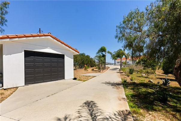 Detached Garage, Exterior