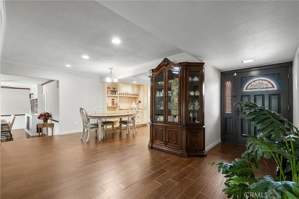 Chandelier, Dining room, Interior, Recessed Lighting, Wood Texture Flooring