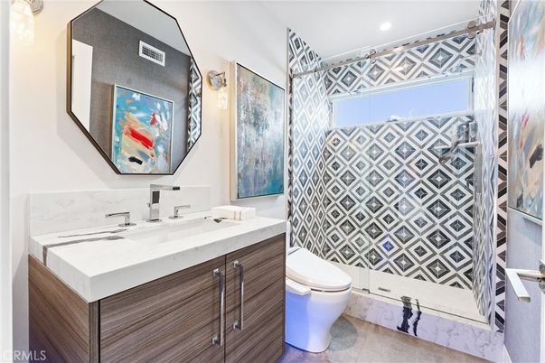 Bathroom, Interior, Recessed Lighting