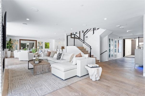 Interior, Living room, Pendant Lights, Recessed Lighting, Wood Texture Flooring