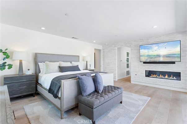 Bedroom, Fireplace, Interior, Recessed Lighting, Wood Texture Flooring