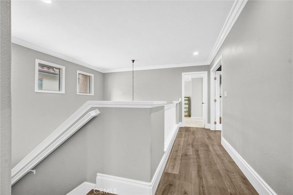 Interior, Pendant Lights, Recessed Lighting, Wood Texture Flooring