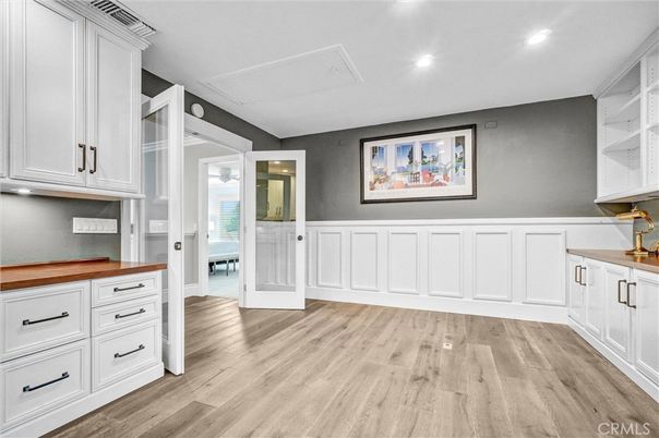 Interior, Recessed Lighting, Wood Texture Flooring
