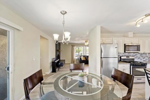 Chandelier, Dining room, Interior, Kitchen, Living room, Pendant Lights