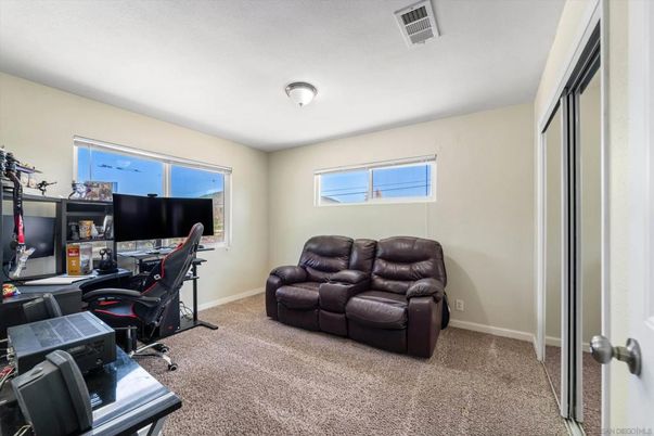 Home Office, Interior